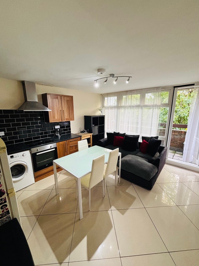 3 Beautiful New refurbished Rooms 😍 Battersea 😍 Main Photo