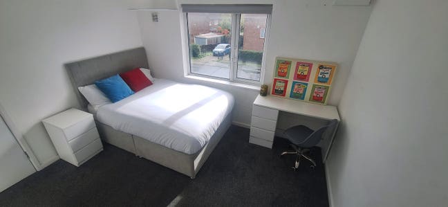 Modern Double Room - Southmead - Walk to Hospital  Main Photo