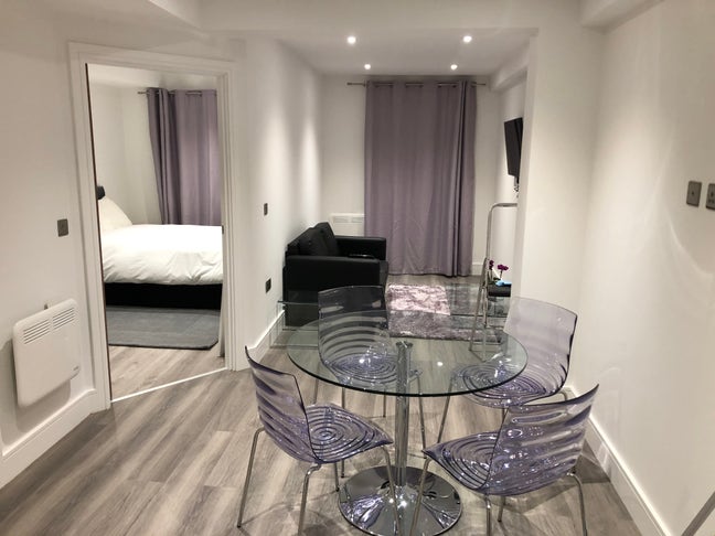 Stunning Nearly New 1 Bedroom Flat Camberley Town  Main Photo