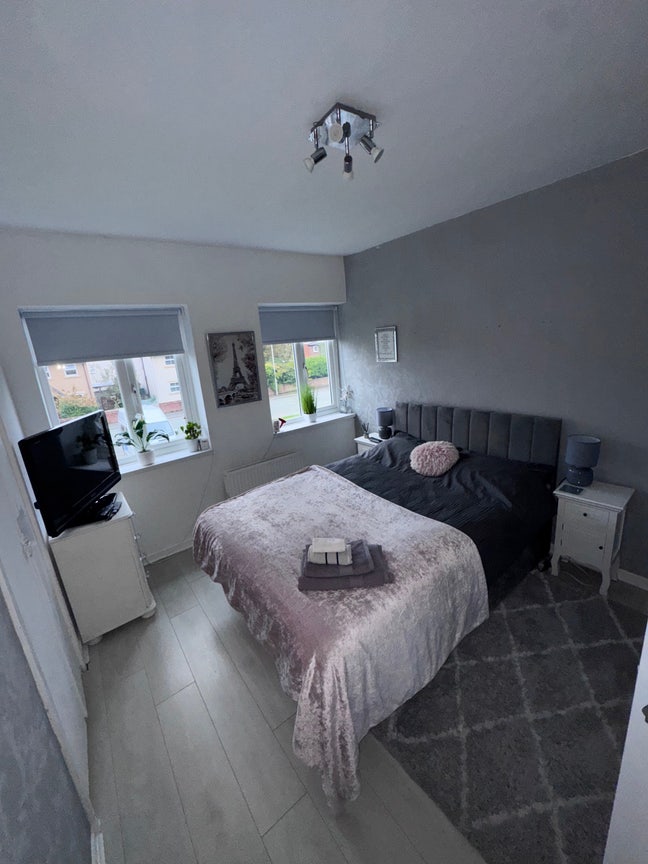 Beautiful Spacious Double / King Room  Main Photo