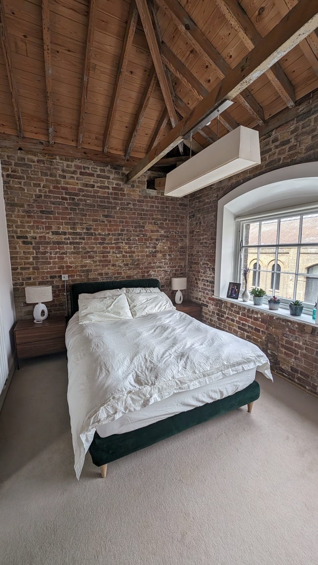 En-suite room in high end flat - 1min from station Main Photo