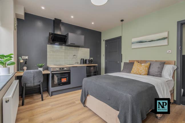 Lux En Suite Room Available  Main Photo