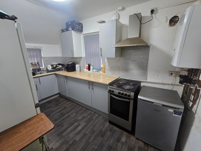 Lovely Budget Double Room in Chilled Flat Main Photo