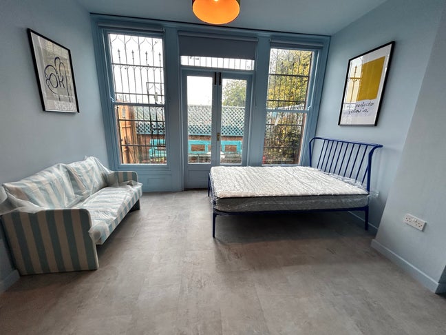 Spacious City Centre Studio Flats  Main Photo
