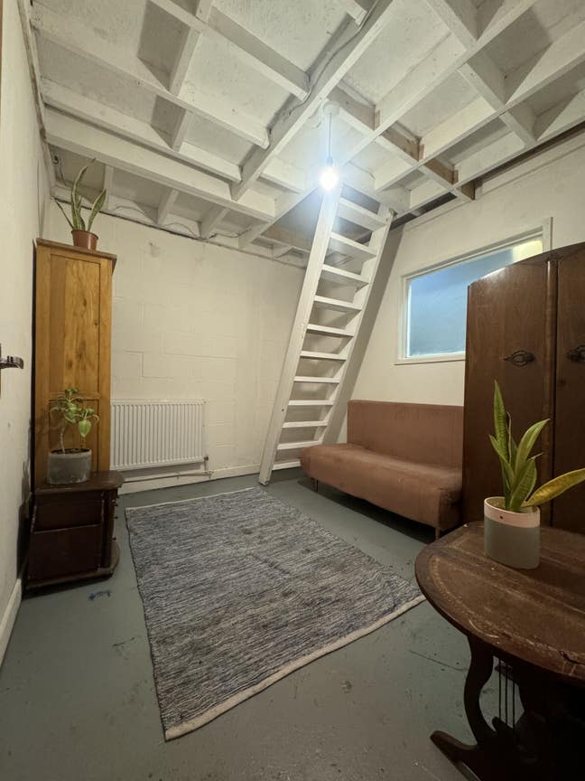 Mezzanine room in a domestic warehouse unit Main Photo