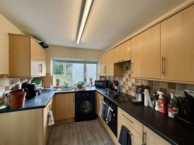 1 Single room left - Available now. Moving fast! Main Photo