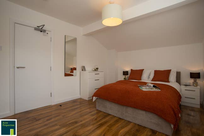 Double in stunning refurb'd house,ALL INC Main Photo