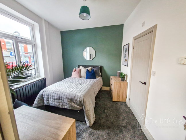 Brand New High Spec Refurb - All Ensuite Rooms Main Photo