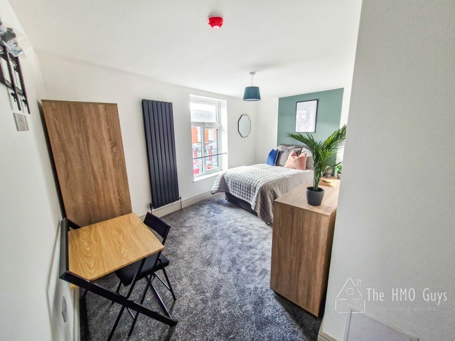 Brand New High Spec Refurb - All Ensuite Rooms Main Photo