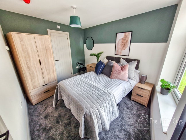 Brand New High Spec Refurb - All Ensuite Rooms Main Photo