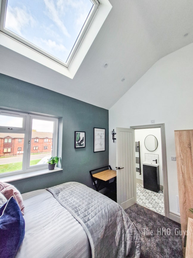 Brand New High Spec Refurb - All Ensuite Rooms Main Photo