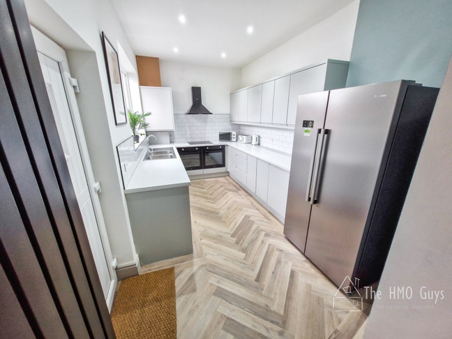 Brand New High Spec Refurb - All Ensuite Rooms Main Photo