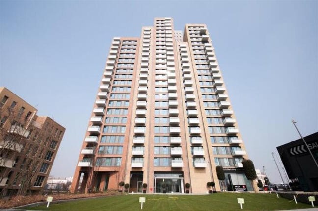 Furnished 2 bed 2 bath in Bow! Main Photo