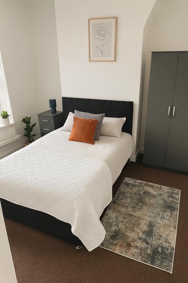 ⭐ Move in Solo, Live Together 🏡 Main Photo