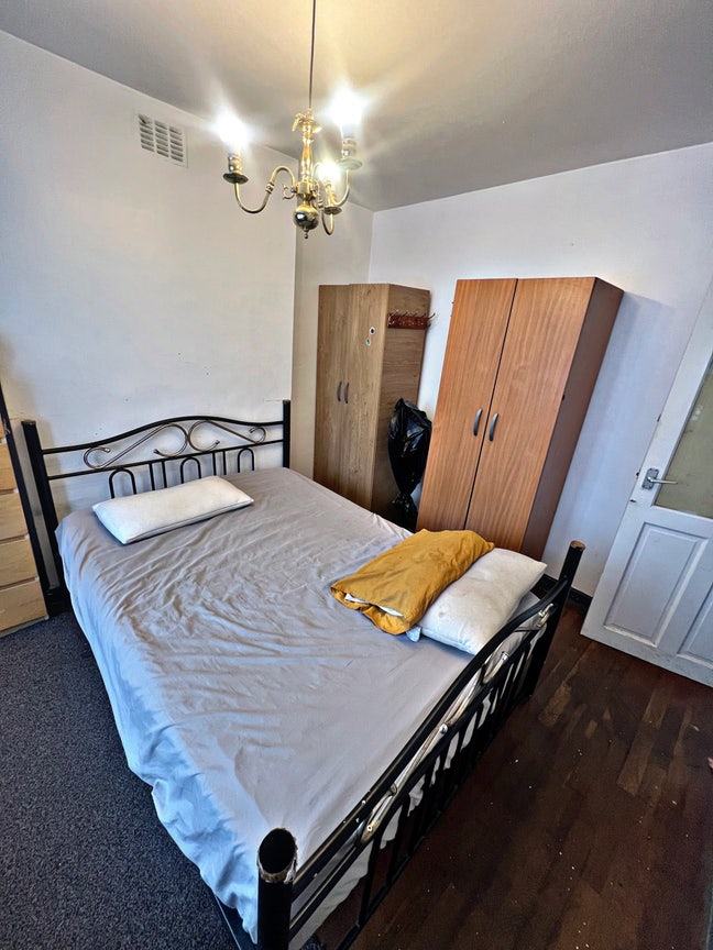 Furnished double room in Plumsted/woolwich  Main Photo