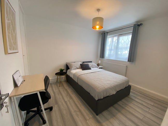 Two Beautiful Recently Refurbished Rooms in SE14 Main Photo