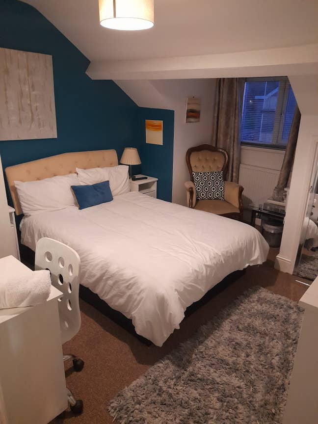 Amazing to be three bed house to share Main Photo