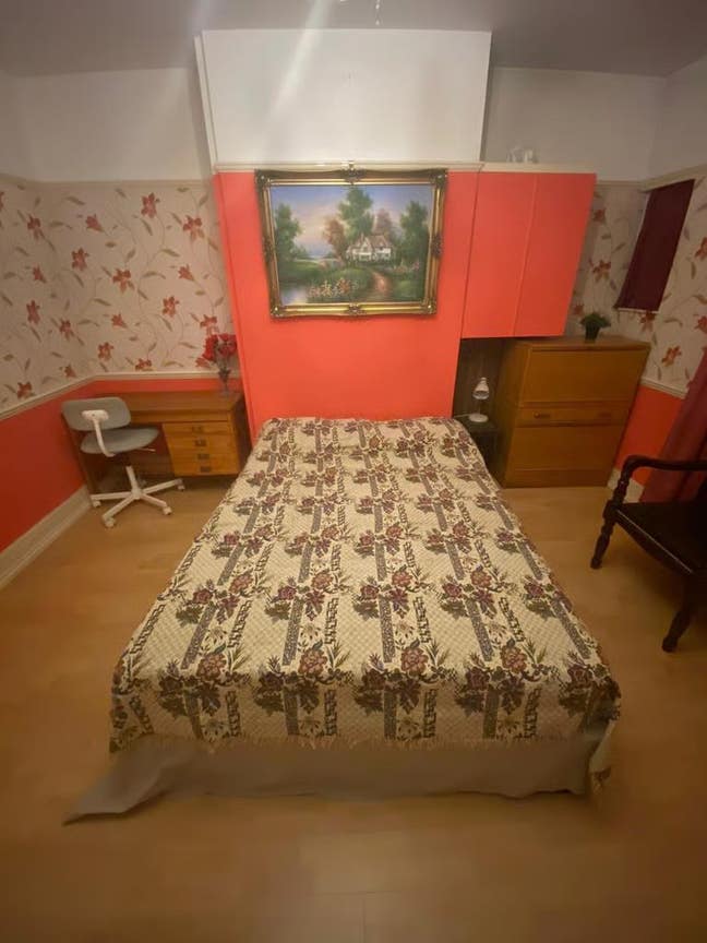 Double room is available for rent in - IG1 2UN Main Photo