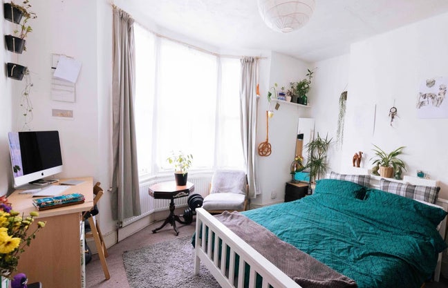 Room in all girls Camberwell house  Main Photo