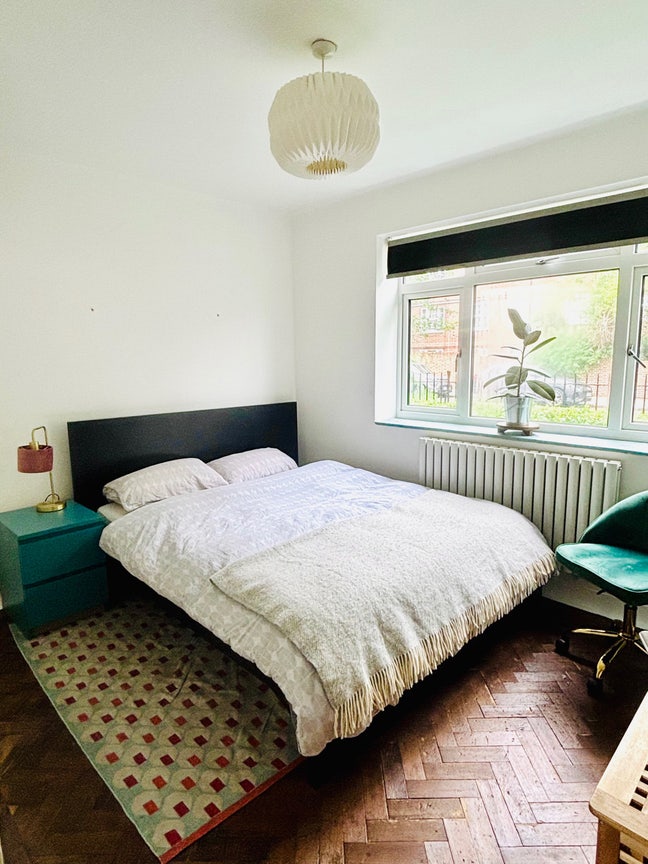 Queer friendly home.  Main Photo
