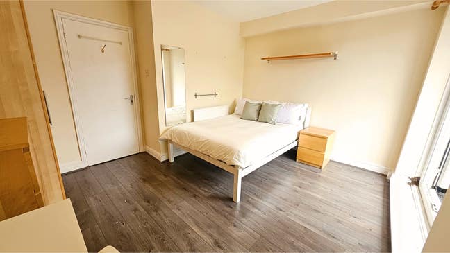 🔥Zone 2 - 6 New Double Rooms + Living Room-Now🔥 Main Photo