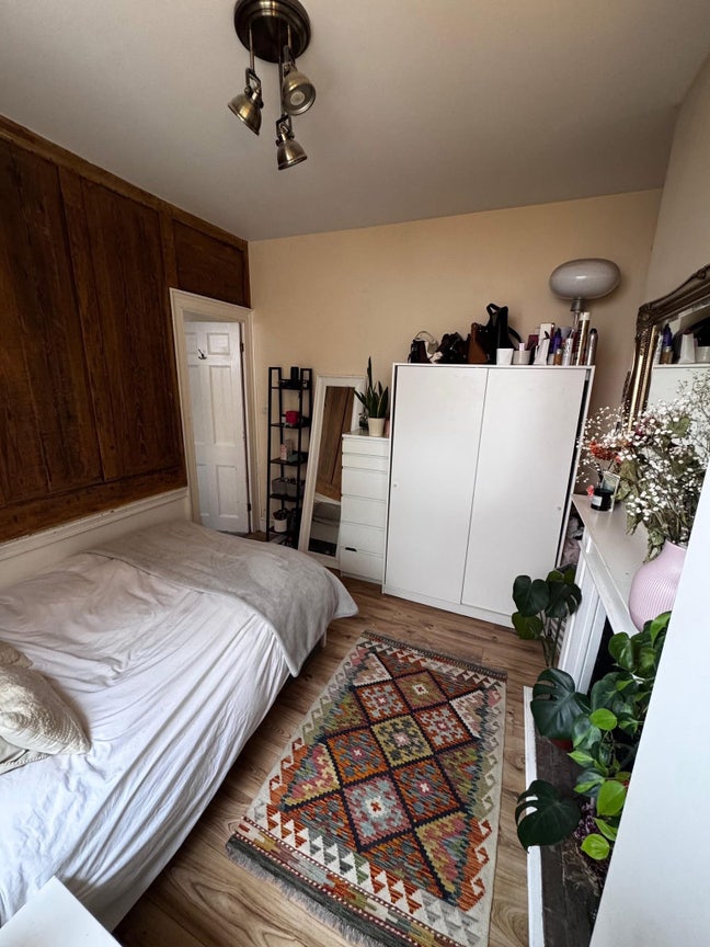 Double room in east London Main Photo