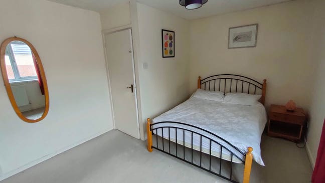 2 Dbl-Sized Rooms Available in North Greenwich Main Photo