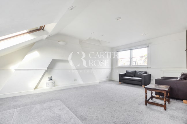 Fab 2 Bed Split Level Flat on Lavender Sweep Main Photo