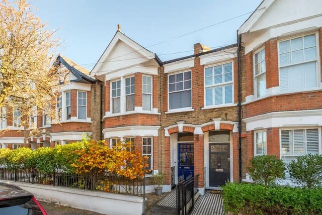 ⚡️ Stylish 6-Bed Newly Refurbished House in Putney Main Photo