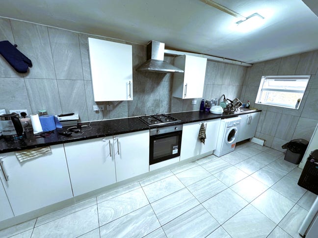 3 Bed Flat Upton Park £2150 Pcm Main Photo
