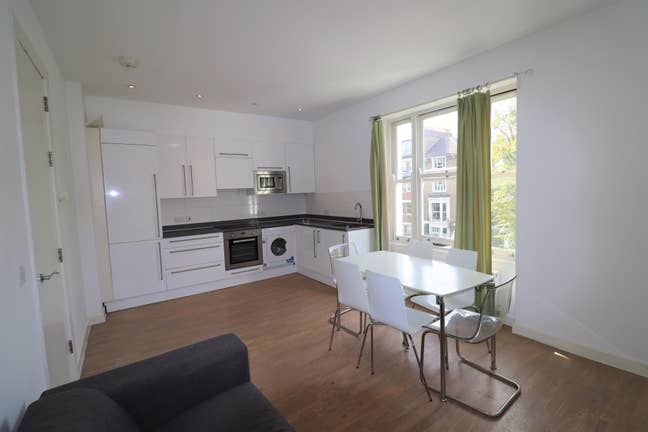 Flat 3, 13 Thane Villas  Main Photo