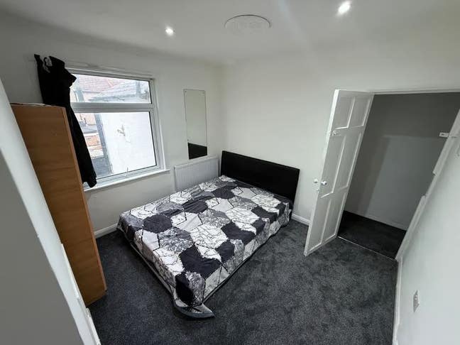  Double Room in IG11 7XG | All Bills Included |  Main Photo