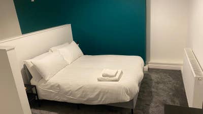 Self contained studio flat with parking Main Photo