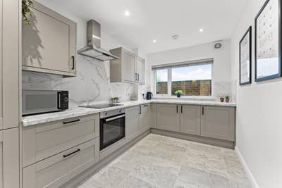 🎺Amazing Studio in Fletton, High Street 🎺 Main Photo