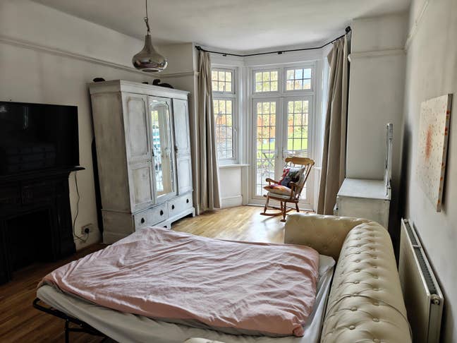 Stunning one bedroom garden flat Main Photo