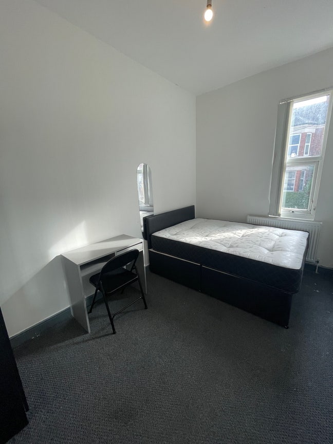 Cheap Room in CV1 from £450pcm Main Photo