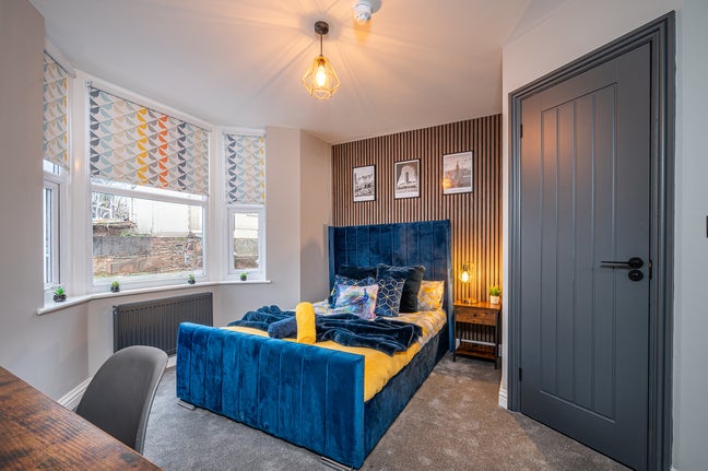 Brand New Incredible Rooms & Studios All Ensuites  Main Photo