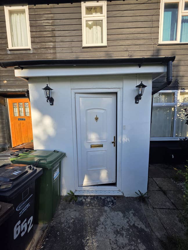 3 Bed Terraced House, RM8 Main Photo