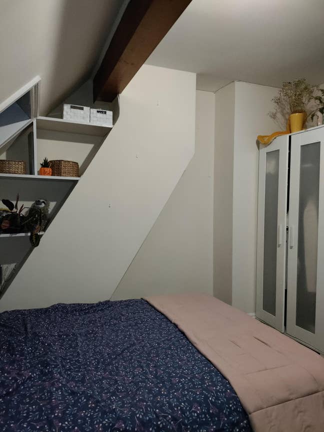A spacious double bedroom by the Thames Path Main Photo