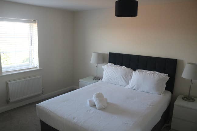 Double Room in a Modern Home For Rent Main Photo