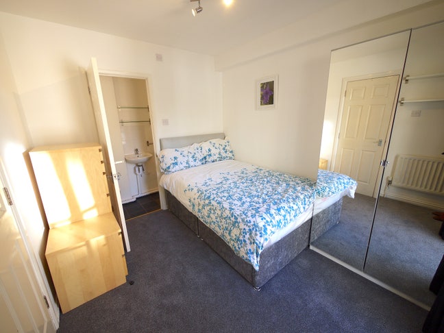 Two ENSUITE Rooms in Modern House by the Dock Main Photo