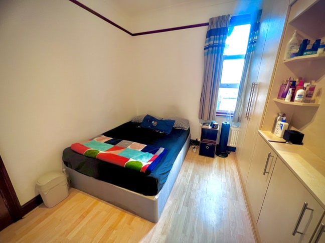 Bright Double Room in 4-Bed House - £800 Main Photo