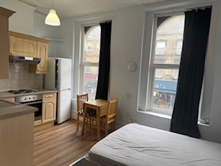 🔵🔴Cozy Furnished STUDIO flat -kitchen,shower& wc Main Photo