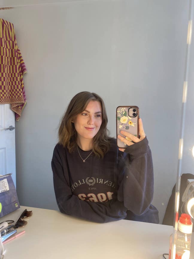 Looking for girlies to room with Main Photo