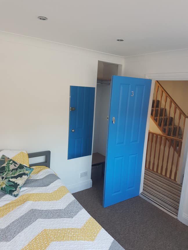 Modern Townhouse in Yeovil (Available to view now) Main Photo