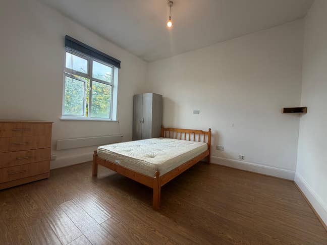 A charming and well-presented studio flat Main Photo