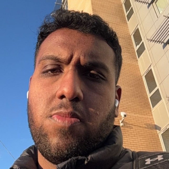 Professional Male seeks a single or double room Main Photo