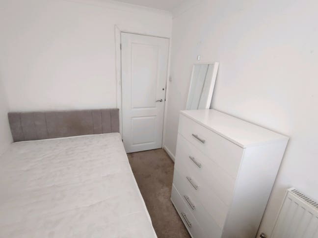 Cozy Single Room in modern property  Main Photo