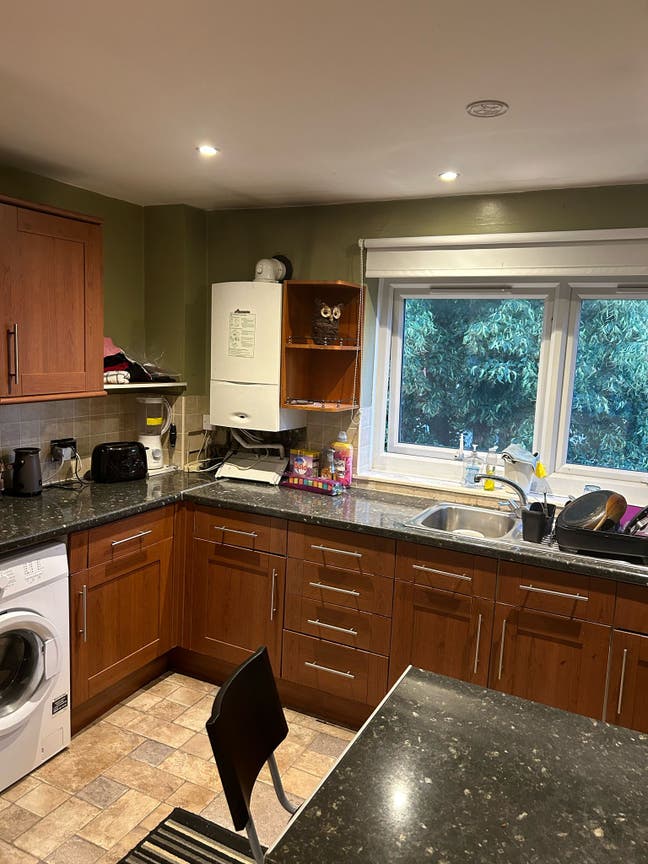 Leeds city centre 2 beds flat car park gas CenHeat Main Photo