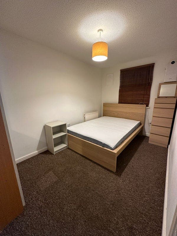 Cozy Double Room in Woolwich Main Photo